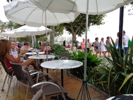 A coffee-break on the waterfront of Saint-Raphael