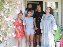 Some teens of the same classroom on their way to the garden during the coffee-break